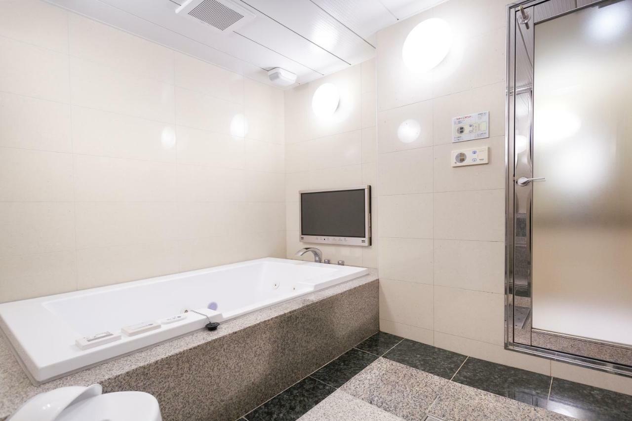 Hotel Lucky Sun Nishinomiya Esterno foto